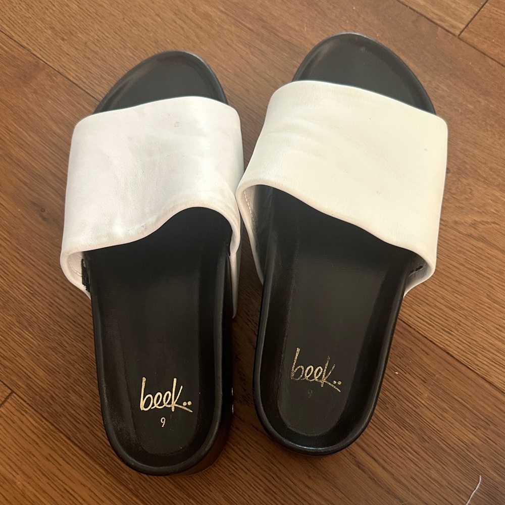 Beek Women's Black and White Slide Sandals